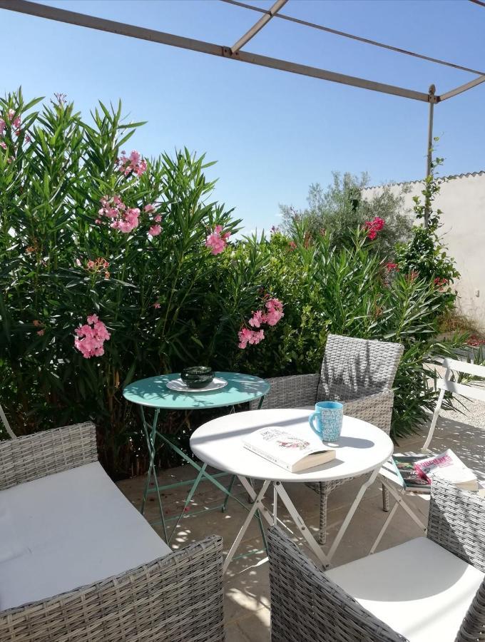 Cabannes La Goutadou B&B 외부 사진