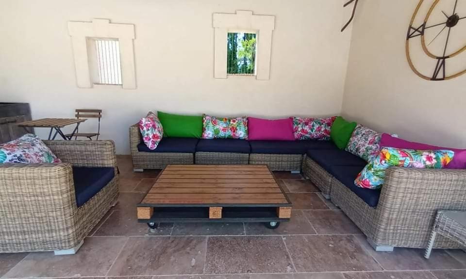Cabannes La Goutadou B&B 외부 사진